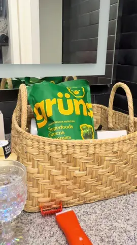 Comprehensive nutrition as simple as gummy snacks. It seems too good to be true, but they actually are very delicious and very nutritious. #gruns #superfoods #nutrition #nutritiousanddelicious @Grüns 