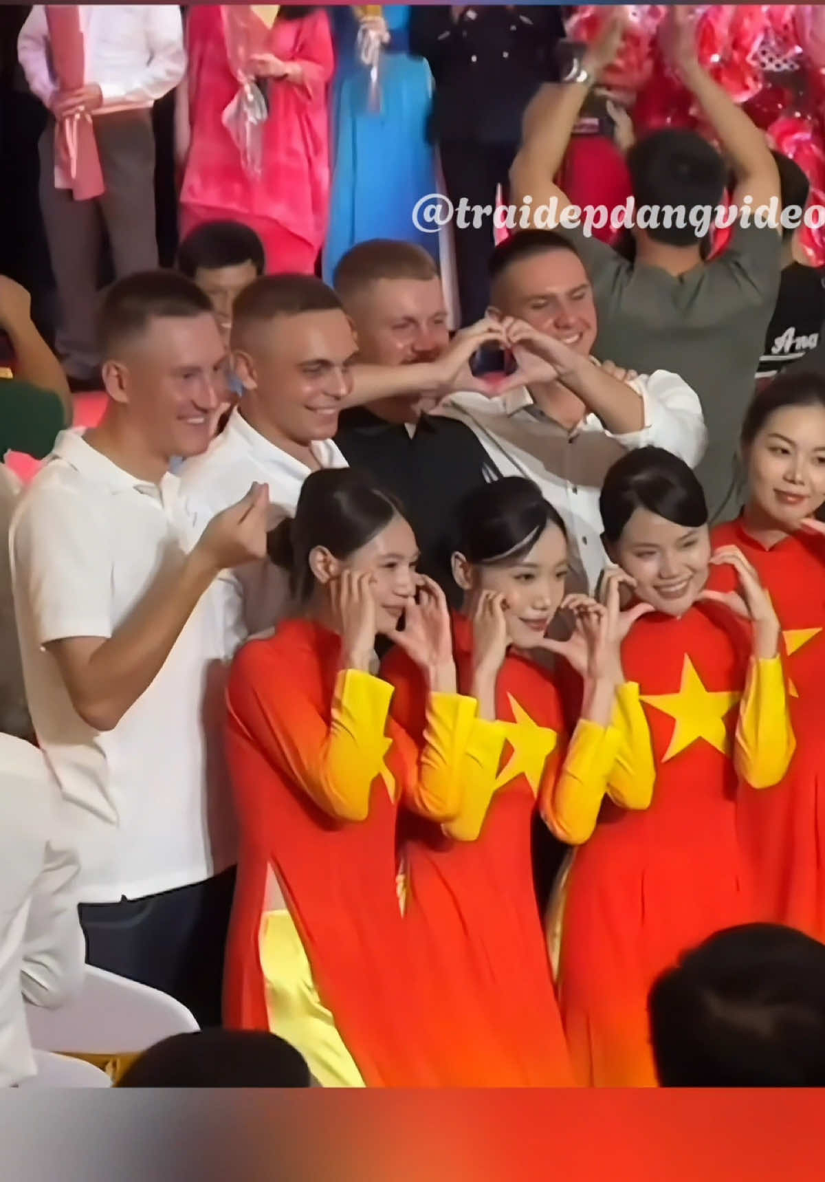 Không được để vợ thấy, vợ thấy, vợ la 🤫🤫🤫    Quân đội Nga tham gia Lễ Kỷ niệm DIỄU BINH, DIỄU HÀNH 80 năm Cách mạng tháng Tám và Quốc khánh 2/9 Việt Nam #a80 #dieubinh #dieuhanh #duyetbinh #quockhanh