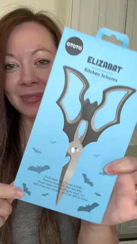 Cutest kitchen tool ever? 🦇✂️These bat scissors make cooking (and Halloween vibes) way more fun.✨ #batscissors #spookyseason #spookyseason #halloween #halloweenfinds 