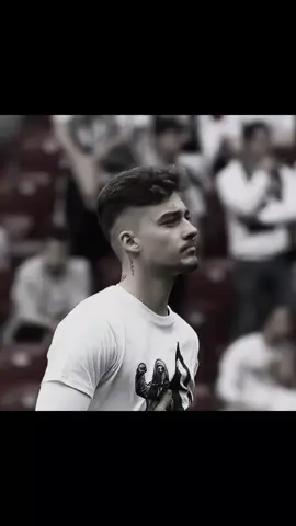 “Ernest Muçi, Beşiktaş’ta değeri bilinmeyen ama kalbiyle savaşan untreated topçumdur.” . . . #besiktas #ernestmuci #🇦🇱  #kesfetbeniöneçıkart 