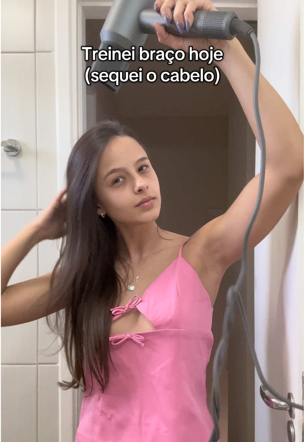 Treino de bíceps das garotas💪🏽💖 #girls #cabelo #secador #dyson 