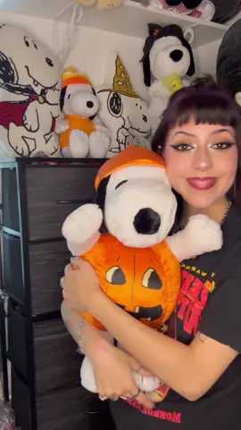 switch out my decor to spooky snoopy w me 🖤 #snoopy #spooky #halloween #fyp 
