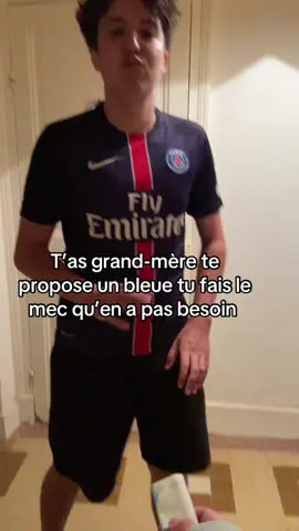 Mamie fais attention, fais attention ! 😡 #mèregrand #guebla #humour 