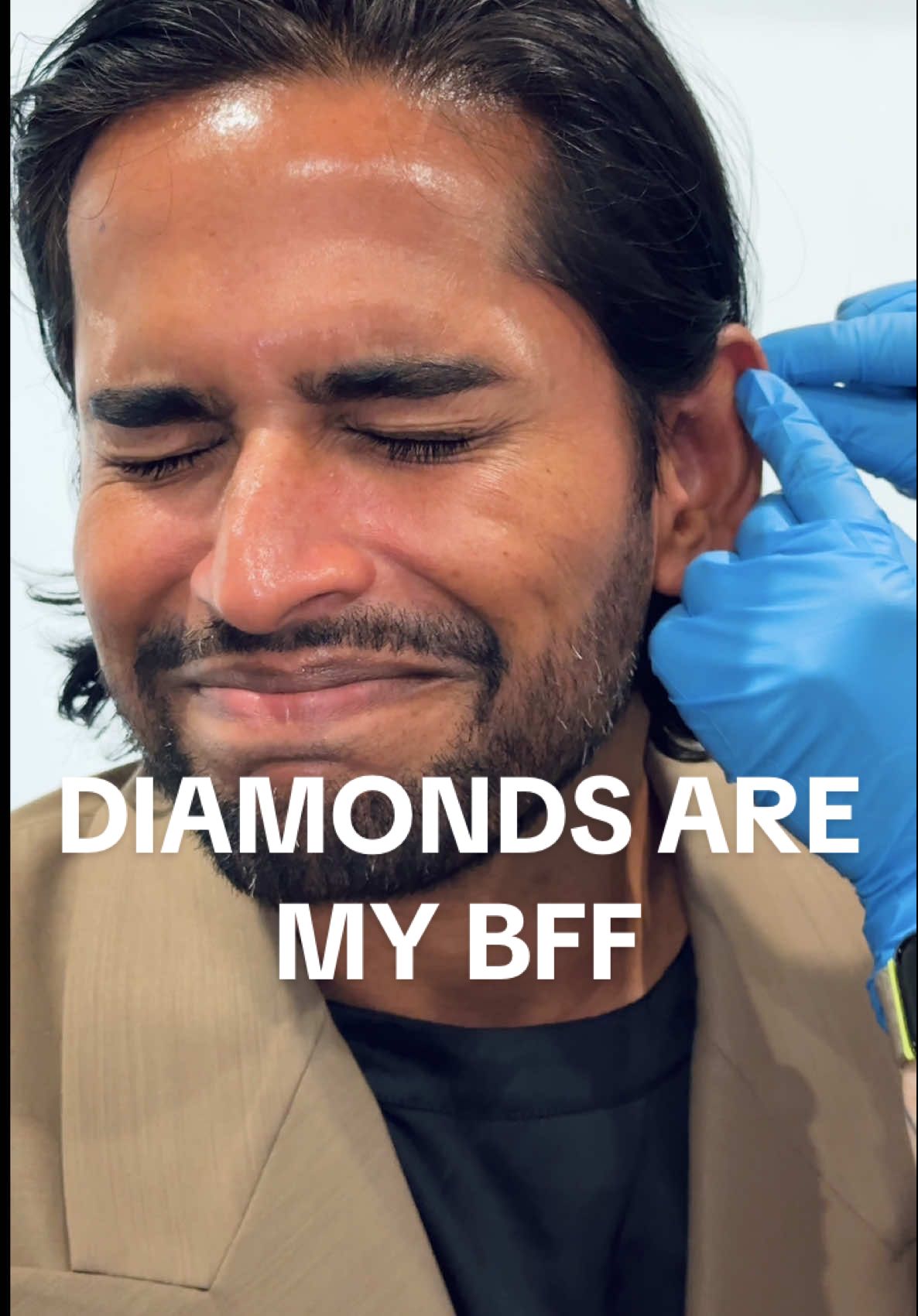 DIMAONDS ARE FOR THE GAYS… Absolutely had no idea I will fall in love with DIAMONDS!! ✨👀😭 @Mikayla Nogueira  #mariatash #earpiercing #diamonds #earstyling 