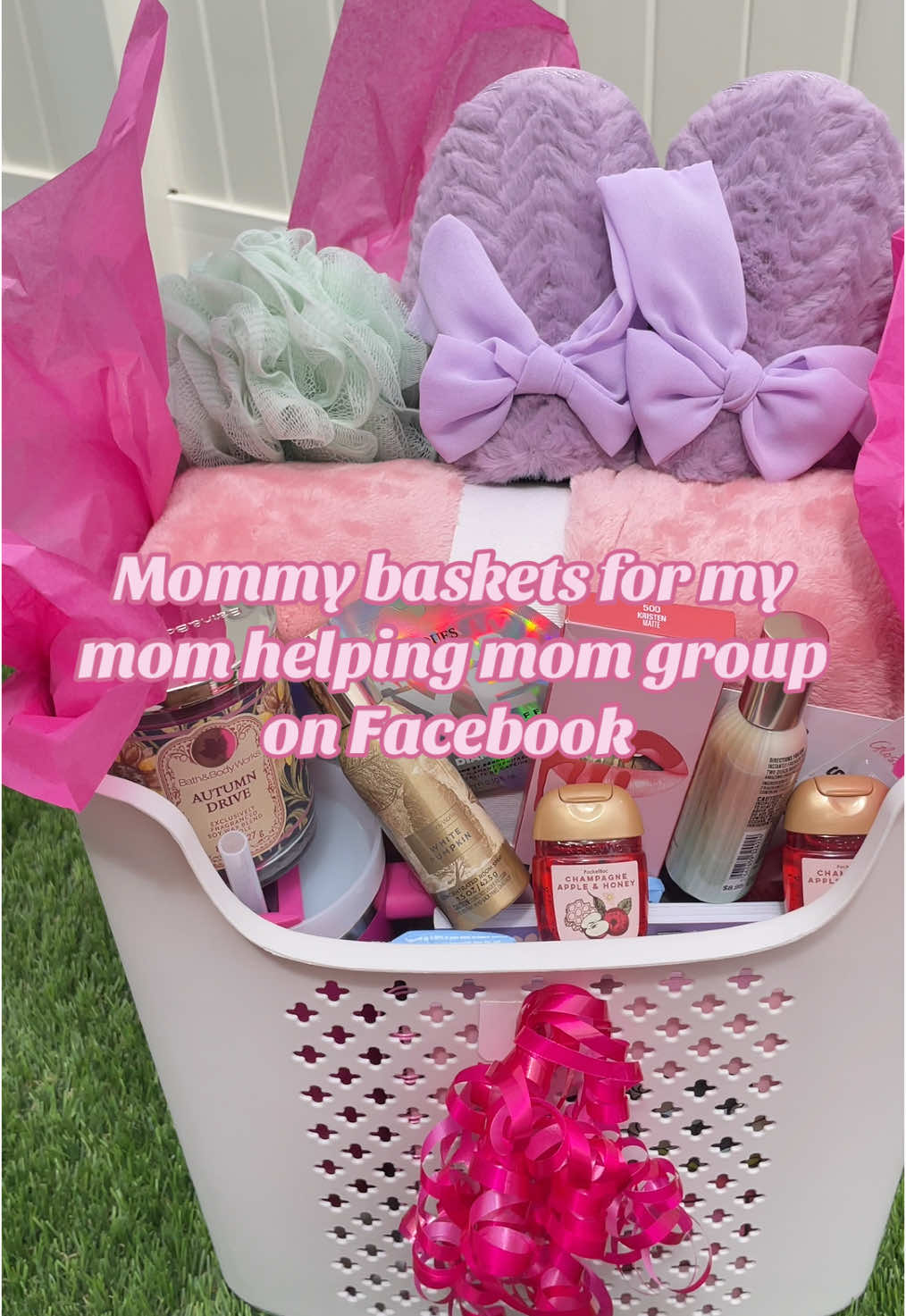 After doing baby baskets I decided to do mommy baskets for my mom helping moms group on Facebook and the baskets turned out sooo cute 🥰 Yall still have time to enter on Facebook or on here $5 entry $10 double entry . 🫶🏽🩷 #LanguageLearning #xzybca #fyp #moms #notfree #giveaway 