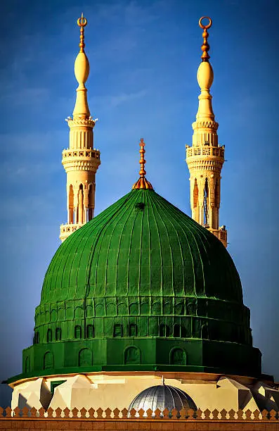 #creatorsearchinsights madinah munawra Madinah, the City of the Prophet, shines bright A beacon of faith, where Islam's history takes flight The Masjid an-Nabawi, a mosque of grandeur and might Where the Prophet Muhammad's tomb is a sacred sight The city's streets are lined with date palms, green and tall A tranquil oasis, where faith and peace enthrall Madinah's rich history and heritage are palpable and real Madinah's rich history and heritage are palpable and real. A place where Muslims from all over the world come to feel The city's warm hospitality and welcoming smile Make it a place of pilgrimage, worth traveling a long while #plztiktokteamdontunderviewmyvideos #foryoupage #unfrezzmyaccount #viral
