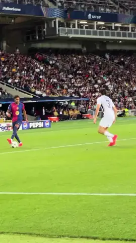 lamine yamal is the best dribble #lamineyamal #lamineyamal💎 #barcelonafc #yamal #lamineyamalbarcelona 