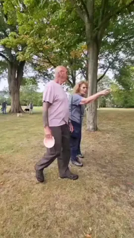 FILIPINA NURSE ATTACKED IN RACIALLY MOTIVATED ASSAULT IN ENGLAND A Filipino nurse, Apple Moorhouse, was attacked and subjected to racist abuse by a couple in their 60s at Manor Heath Park in Halifax, England. Moorhouse, who was with her children and visiting parents, confronted the couple after their unleashed dog frightened her youngest daughter. The confrontation escalated as the pair hurled racist insults, mocked her family, threw water, and eventually assaulted her, leaving her with injuries that required hospital treatment. Videos of the incident, shared on Moorhouse’s Facebook page, quickly went viral. Authorities later confirmed that the man and woman involved had been arrested on suspicion of racially aggravated assault. 📹Apple Moorhouse/Facebook