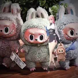 am i overdoing this trend... idk... #virtualnyan #fyp #yanagi #labubu #yanagiwalking 