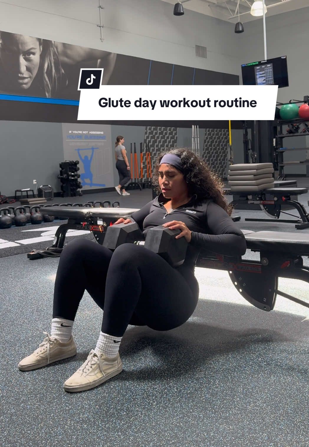 hump day  #gluteday #workoutroutine 