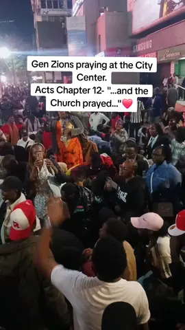 Gen Zs praying together at the heart of the City after Rhema Feast Day 3- 2025. #fyp #christianworship #kenyantiktok🇰🇪 #revival #tiktok #viraltiktok #foryou #rhemafeast2025 #uhurupark #nairobitiktokers 
