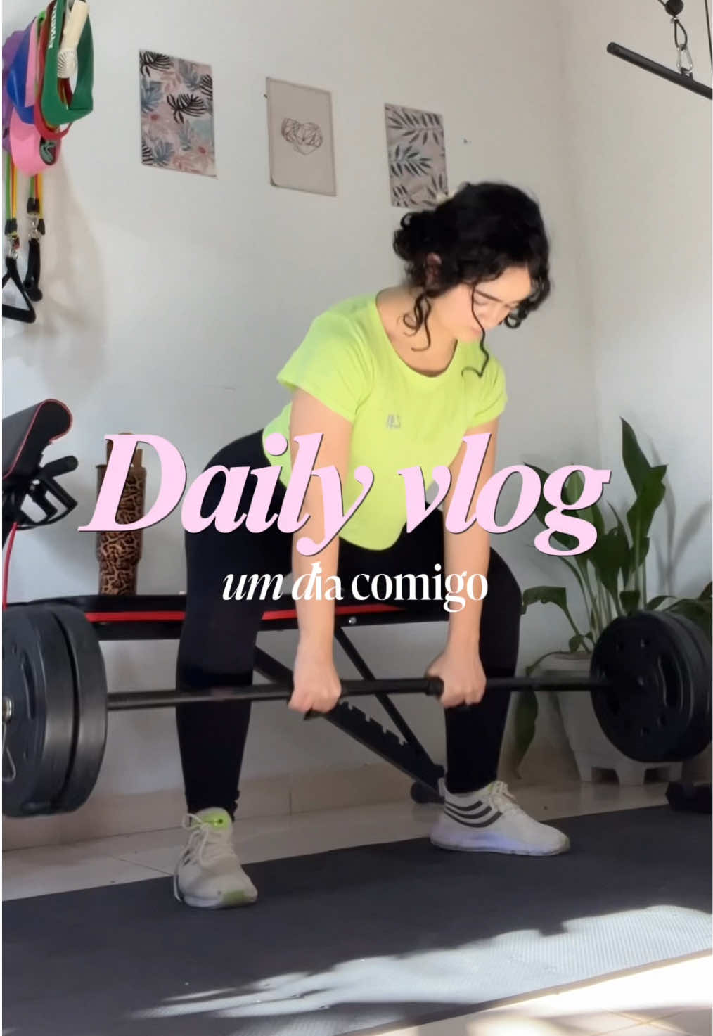 Daily vlog 🎀☕️🏋🏻‍♀️ #dailyvlogs #treinoemcasa #treinofeminino #treinoparamulheres #gymgirl 