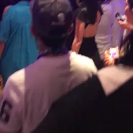 بمناسبة لقاء محمد بن زايد و محمد بن سلمان اليوم، اليكم فيديو نادر للسهرة الخاصة التي جمعت ‎#محمد_بن_سلمان و ‎#محمد_بن_زايد في ملهى ليلي في ‎#الامارات ..!!
