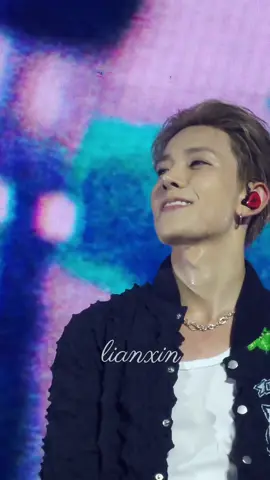 loose enhypen Concert in Amsterdam#ENHYPEN #HEESEUNG #walktheline #walkthelinetour#leeheeseung 