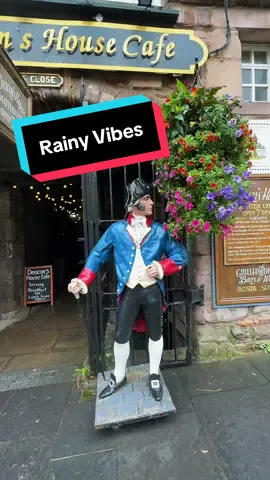 Edinburgh in the Rain 🌧️ | Royal Mile Market & Cozy Café Vibes#EdinburghVibes #RainyRoyalMile #CozyScotland #HiddenEdinburgh #TravelAesthetic