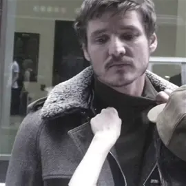 born to be his trophy wife, forced to go to school // #pedropascal #pedropascaledit #joelmiller #reedrichards #aftereffects fake body, original content :: @ᴢᴜᴢɪᥫ᭡ @️suzy :3 @dayanna [cc: vscaline]  Pedro Pascal edit 