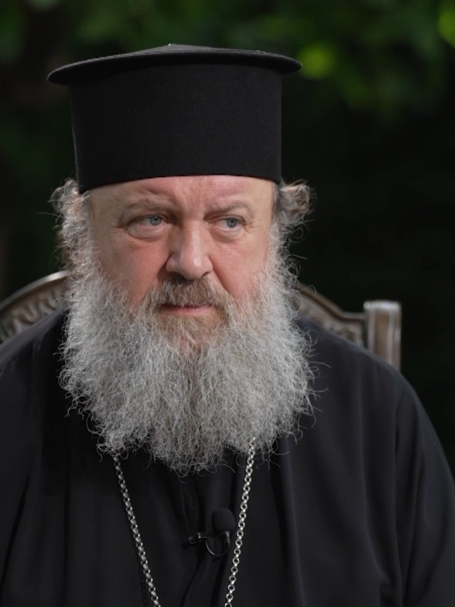 „După ce a pictat icoana, i s-a arătat Maica Domnului!” În tăcere, fără a mânca sau a bea, așa lucra icoanele pictorul Ioan Protcenco. Ca urmare a credinței sale, a fost învrednicit de o arătare minunată. „Sfântul Paisie a scris despre asta!” ▶Urmăriți aici ediția integrală: https://tinyurl.com/trinitaseditiespeciala  #pictura #IoanProtcenco #icoana #MaicaDomnului #credinta #TRINITASTV