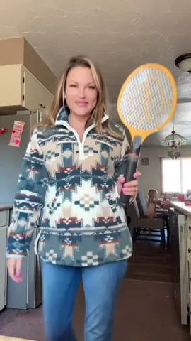 Those flies hate to see me coming….This fly swatter is so accurate, easy, and fun to use! #zap #electric #fly #swatter #pestcontrol 