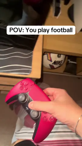 Please tell me I’m not the only one that does this #footballtiktok #ball #relatable 