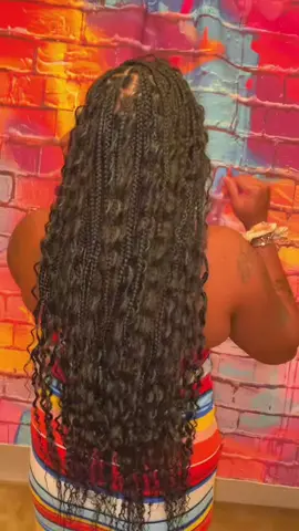 bohemian bob with curls Book your upcoming braids appointments for this look 🤭. Deposit required to book an appointment  • $16.52 plus tax (1.52 service fee ) (deposit is non-refundable)  CASH Only .  I will be glad to serve any clients / customers. Thank you for sitting with Brea Slay Me🥰.  #contentcreator #Godsplan #hairstylist #duvalbraids #knotlessbraids   