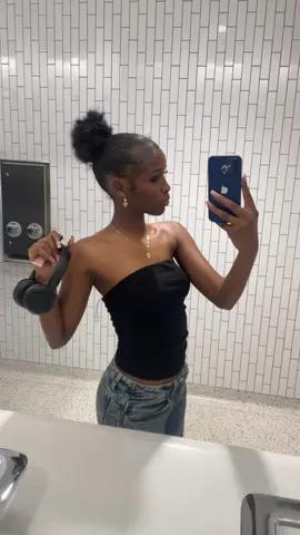 guys i’m so tiny and small #fyp #xyzbca #eastafrica #sosmall🥺 #somailtiktok 