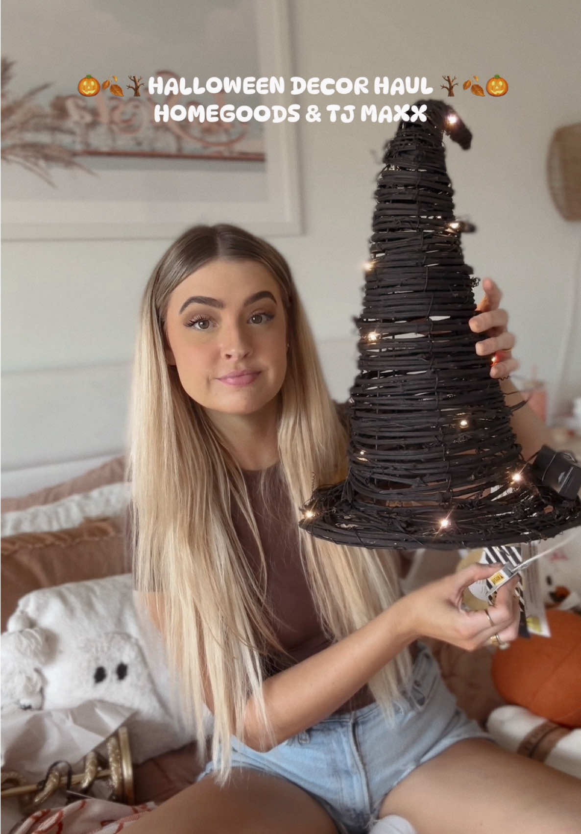 Halloween is coming and so is this spooky season haul 🤎🎃🦇 Comment your favorite piece 👉🏼👉🏼The finds this year at @TJ Maxx and @HomeGoods 🤩🤩 Can you tell I’m amped from coffee and Halloween decor shopping ☕️🍂 #halloween #halloweenhaul #homegoodshaul #halloweeniscoming #creatorsearchinsights 