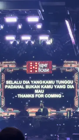 Menanti tanpa ditunggu… mencinta tanpa diminta… tetap saja bukan kamu yang dia mau.#mrparty 