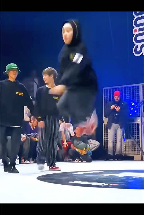 #streetdance #streetdancer #freestyledance #freestyledancer #streetdancing #freestyledancing #dancebattle #dancechallenge #danceperformance #fyp #foryou #viral 