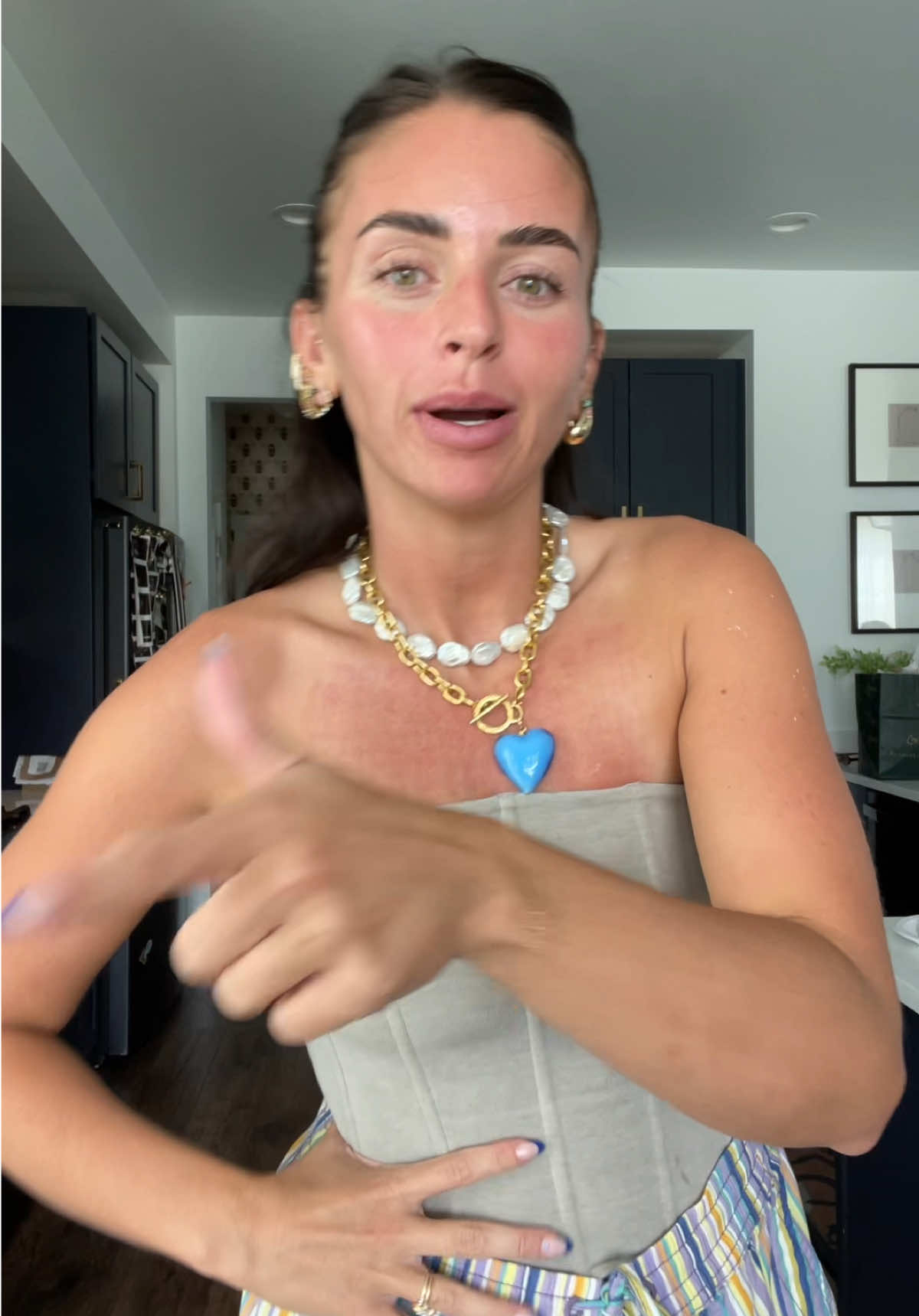 Just got microneedling done— don’t mind the redness, focus on the outfit !!!! 
