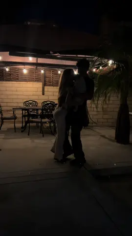 she loves dancing now bc of him @emmanuel #fypシ゚viral #satevo #baile #cali #paratii 