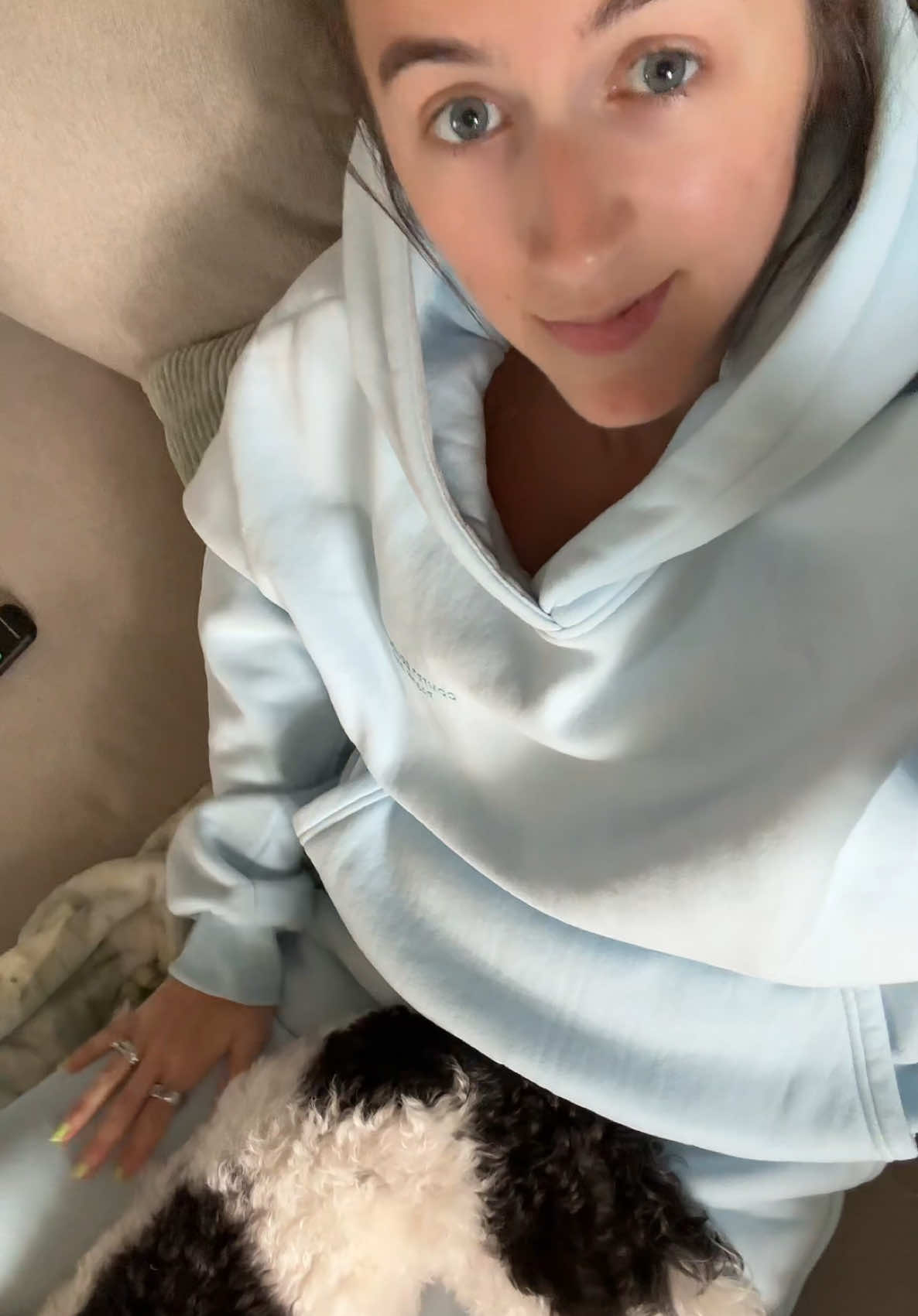 Coziest in my Comfrt sweat sets! #comfrt #giftsforher #comfrtset @Comfrt 