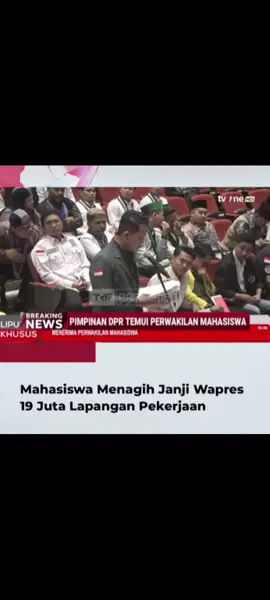 Koordinator Pusat (Korpus) Badan Eksekutif Mahasiswa Seluruh Indonesia (BEM SI), Muzammil Ihsan menagih Wakil Presiden (Wapres) Gibran Rakabuming Raka terkait janjinya soal 19 juta lapangan pekerjaan. Muzammil menagih hal tersebut dalam audiensi yang dilakukan berbagai kelompok mahasiswa dengan Wakil Ketua DPR Sufmi Dasco Ahmad, Wakil Ketua DPR Saan Mustopa, dan Wakil DPR Cucun Ahmad Syamsurijal, pada Rabu (3/9/2025). #HardNews_BreakingNews #FlashOne #CariBeritaditvOne #Demo #Polisi #WapresRI #GibranRakabumingRaka #DPR #Mahasiswa #BEMSI #Tunjangan #F003 #Terbaru2025  #beranda  #fyppppppppppppppppppppppp #fypage 