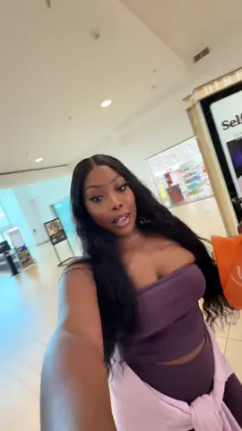 I can’t complain about 30 minute lunch breaks because can you imagine how much money I would be spending if I got an hour?🤣 it helps your girl control the spending 👏💕 