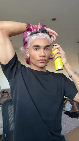 Two toned wig 🤍🩷 #hair #wigs #wigtutorial #haircolour 