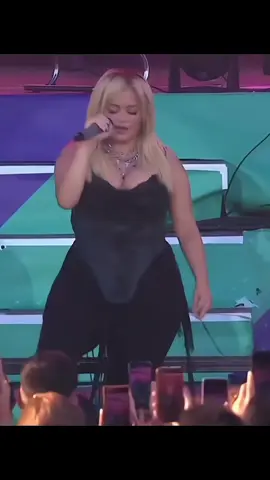 Superbloom was so cool... I love this bit with the fans 😍💥🫶 @beberexha @bukirxa #beberexha #rexhars #rexhar #fyp #music