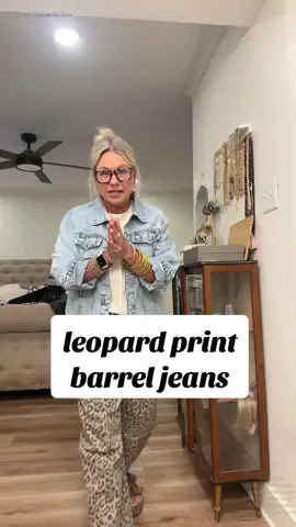 Leopard print barrel jeans for the win 🤗 #barreljeans #leopardprintjeans #animalprintpants #leopardprintpants @Dear-Lover Shop.US 