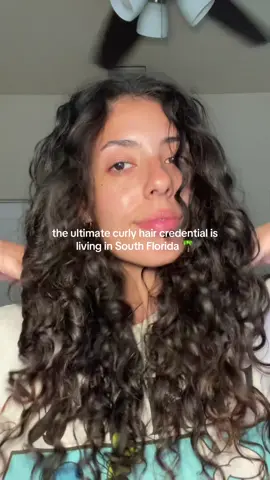 can’t tell me otherwise ✨ #miami #curlyhair #curlscheck #curlygirl #humidity 