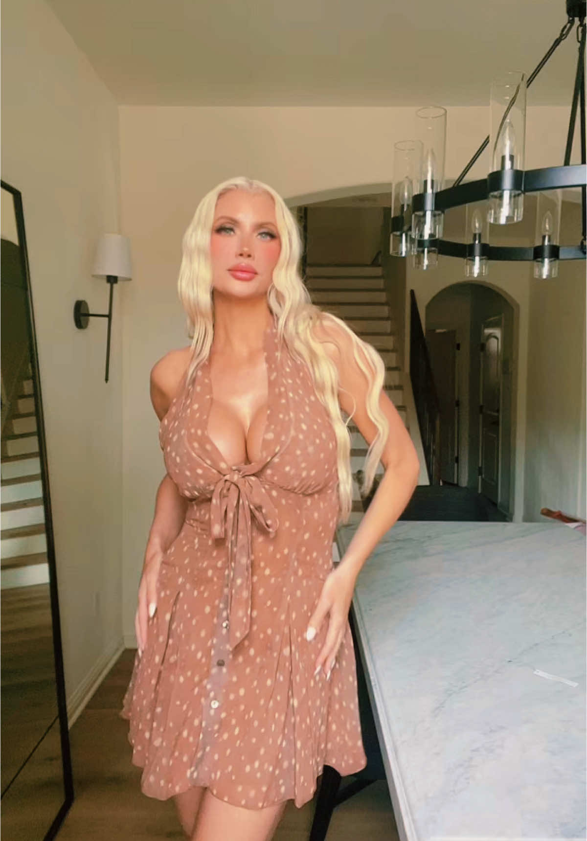 This is such a gorgeous dress @frankiesbikinis #frankiesbikinishaul #dressoftheday 