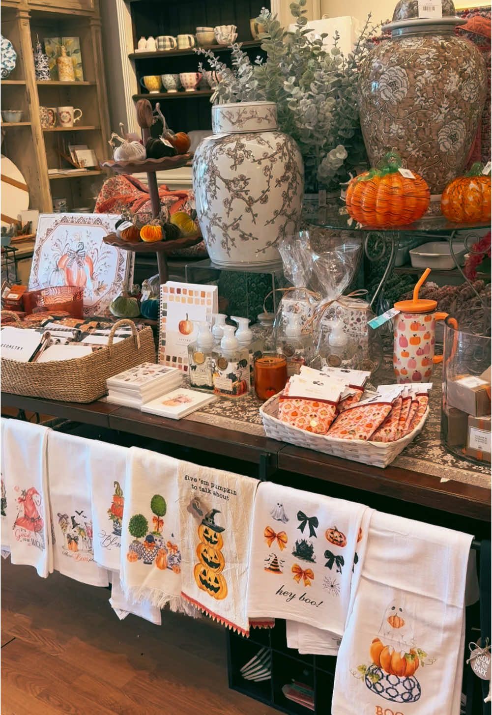 Shopping trip: fall edition 🎃🍁🍂 #fallfinds #autumn #jellycat  #shopping 