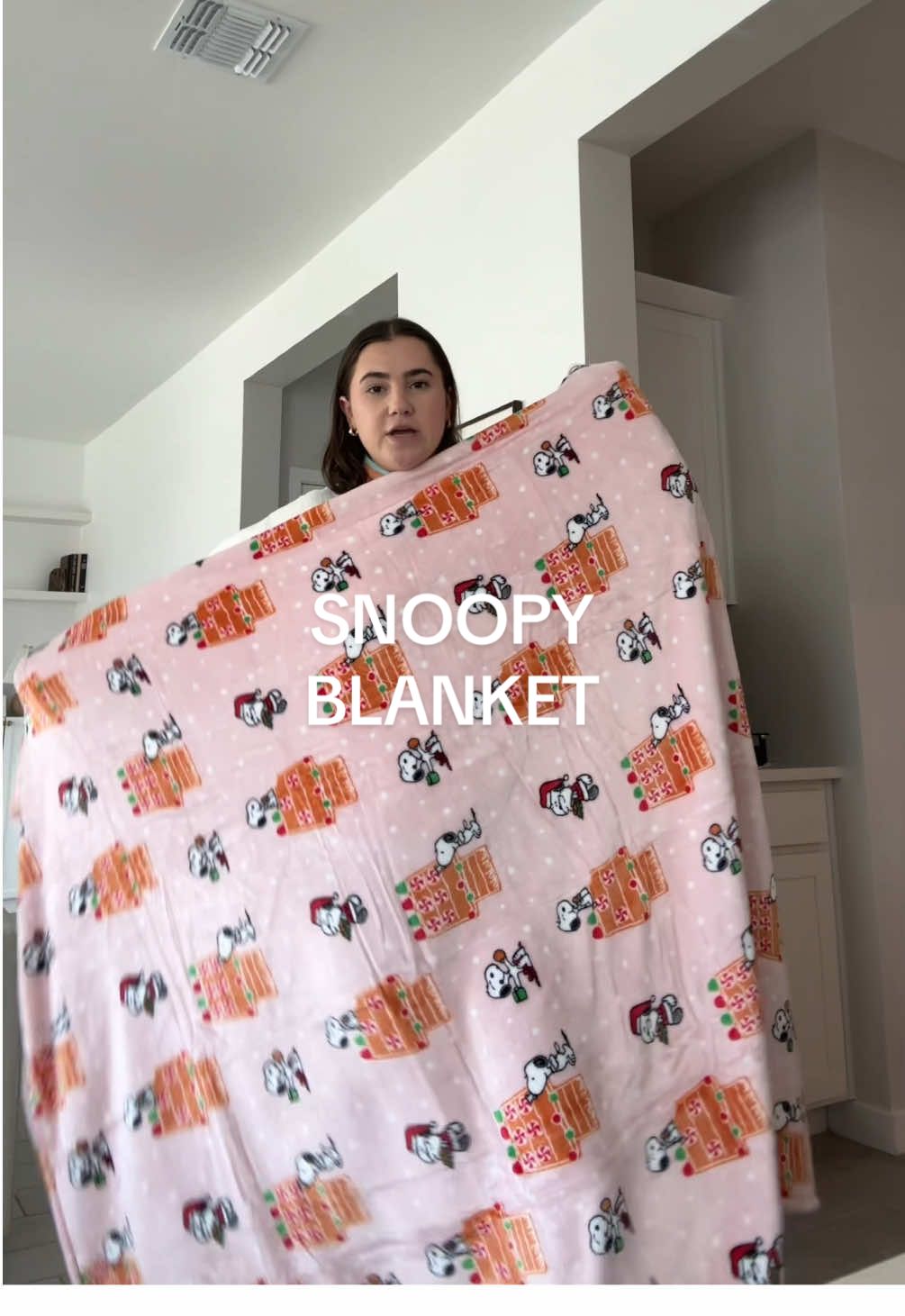 Finally found a holiday blanket that isn’t tiny 🙌 this Snoopy Christmas throw is HUGE (55x70), plush, and so soft. The nostalgic design makes it even better 🎄 #ChristmasDecor #HolidayBlanket #CozyChristmas #TikTokShopFinds #Peanuts