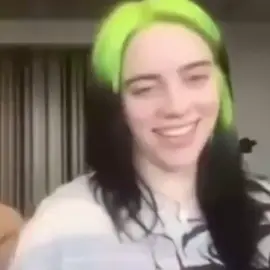 LOOK AT HERRR #billieeilish #billieeilishfanpage #billiefan #billiestan #fyp 