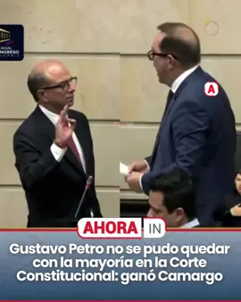 Carlos Camargo fue elegido magistrado de la Corte Constitucional Con 62 votos a favor, el Senado de la República eligió a Carlos Camargo como nuevo magistrado de la Corte Constitucional, en una decisión tomada durante la plenaria de este martes. Camargo, quien venía desempeñándose como defensor del Pueblo hasta septiembre de 2024, asumirá ahora uno de los cargos más relevantes en la justicia colombiana, encargado de velar por la supremacía de la Constitución y el respeto de los derechos fundamentales. Su elección se dio tras un proceso en el que la plenaria del Senado debía escoger entre los candidatos presentados para ocupar la vacante en el alto tribunal. Con la mayoría obtenida, Camargo se une al grupo de magistrados que integran la Corte, institución clave en el equilibrio de poderes del país. El nuevo magistrado es abogado con especialización en derecho administrativo y cuenta con experiencia en el sector público. Su trayectoria ha estado marcada por la dirección de la Federación Nacional de Departamentos y, posteriormente, por su paso como Defensor del Pueblo, rol en el que enfrentó retos relacionados con derechos humanos y conflictos sociales en distintos territorios. La designación de Camargo ha generado expectativa en los sectores políticos y jurídicos, dado que la Corte Constitucional es la encargada de pronunciarse sobre reformas legales, actos legislativos y temas sensibles para la vida institucional del país. Con este nombramiento, el Senado completa la vacante existente en el alto tribunal, fortaleciendo la composición de la Corte de cara a los debates que marcarán la agenda nacional en los próximos años.