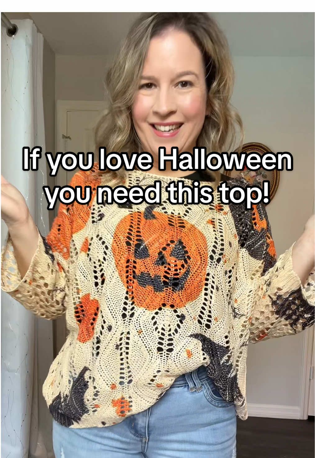 A Halloween oversized-top! Yes please 🎃 #falloutfits #falllayering #halloweenlook 