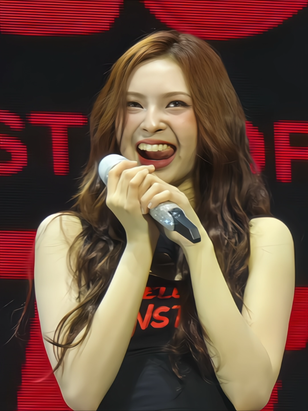 Canny: pengen jadi idol??,,nih tes vokal dulu ama gw🎤🤗 #chiquita #치키타 #funnymoment #hellomonsters #rosemont 