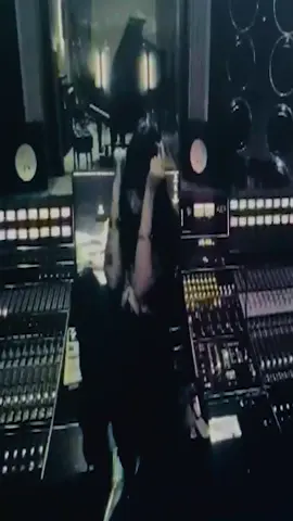 https://open.spotify.com/album/1SXj2cEe9aM0KZ0ak56aBZ?si=MdetPbU9T8SFIVwsMtzihw #!