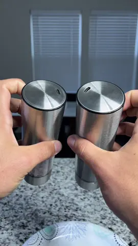 These salt and pepper shakers make me feel fancy I won’t lie.  #saltandpepper #eletricsaltandpepper #kitchengadgets #KitchenHacks #kitchen 