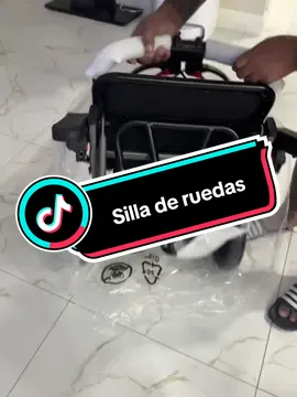 Silla de ruedas plegable ligera y resistente 🚀✨ con asiento cómodo, frenos seguros y diseño portátil. Perfecta para usar en interiores y exteriores. #SillaDeRuedas #Movilidad #CuidadoDeAdultos #VidaDiaria#personasmayores  