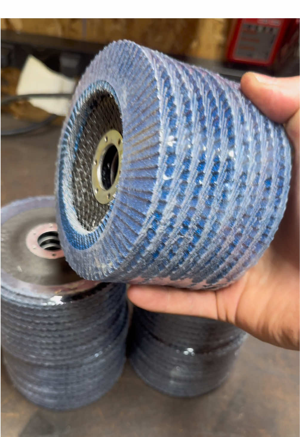 50 flap discs for the price most places charge for 10 👀🔥 Perfect for Jeep builds, fab work, or just cleaning up the rust. Can’t beat this deal. #BeardedJeeper #GarageTools #ToolTok #JeepBuild #TikTokMadeMeBuyIt 