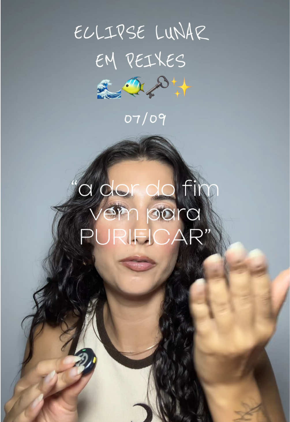 Domingo, dia 07/09, é o grande dia! Eclipse lunar total em Peixes. Um momento de limpeza, cura, perdão, desapego, transformação & finalização. Desejo que esse eclipse te liberte e seja um passo a mais no seu processo de cura. Com carinho, Bia Griffo #astrologia #setembro #eclipse #peixes #eclipselunar 