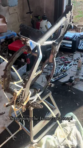 Don’t mind the tools 😂 #fyp #restoring #2stroke #rm125 #letsgobrandon 